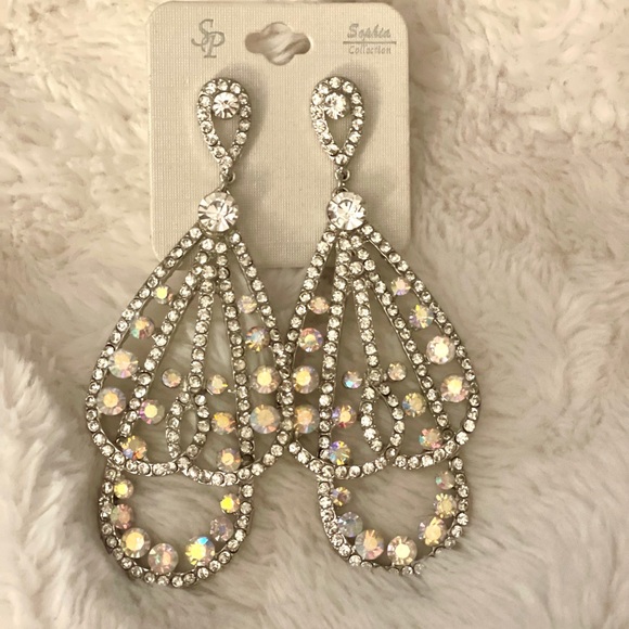 NWT Chandelier AB Crystals Dangle Pierced Earrings Wedding Prom Pageant - Picture 1 of 4